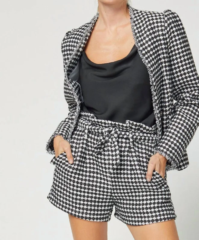 Seize Bargains Tweed Short In Black & White