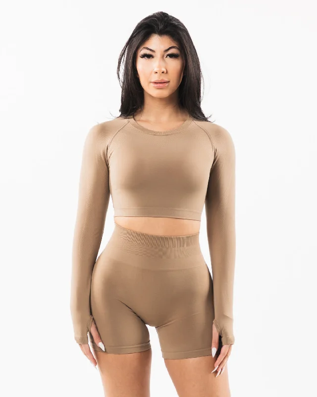 Feminine Luxe Style Sale Stratus LS Crop - Chai