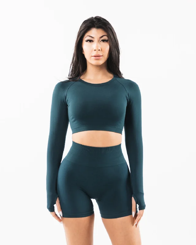 Street Chic Discounts Stratus LS Crop - Midnight