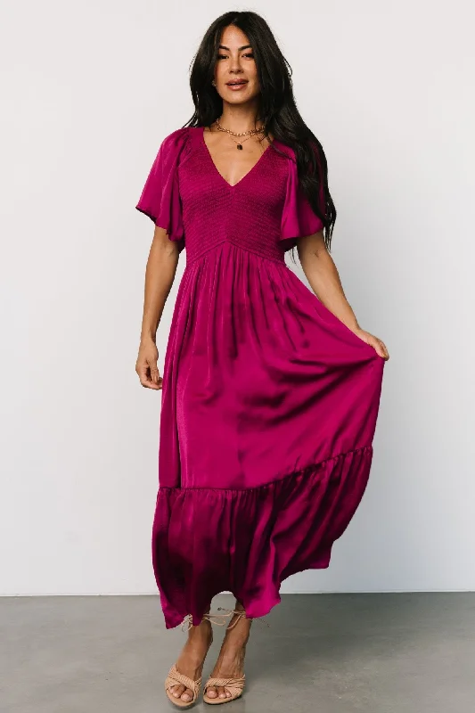 Women's Effortless Casual Outfit Lovell Smocked Midi Dress | Wine Berry